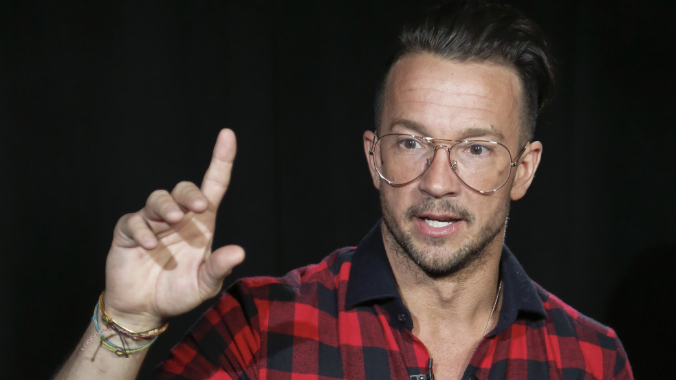 Házasságtörés miatt menesztette a Hillsong Carl Lentz New York-i pásztort