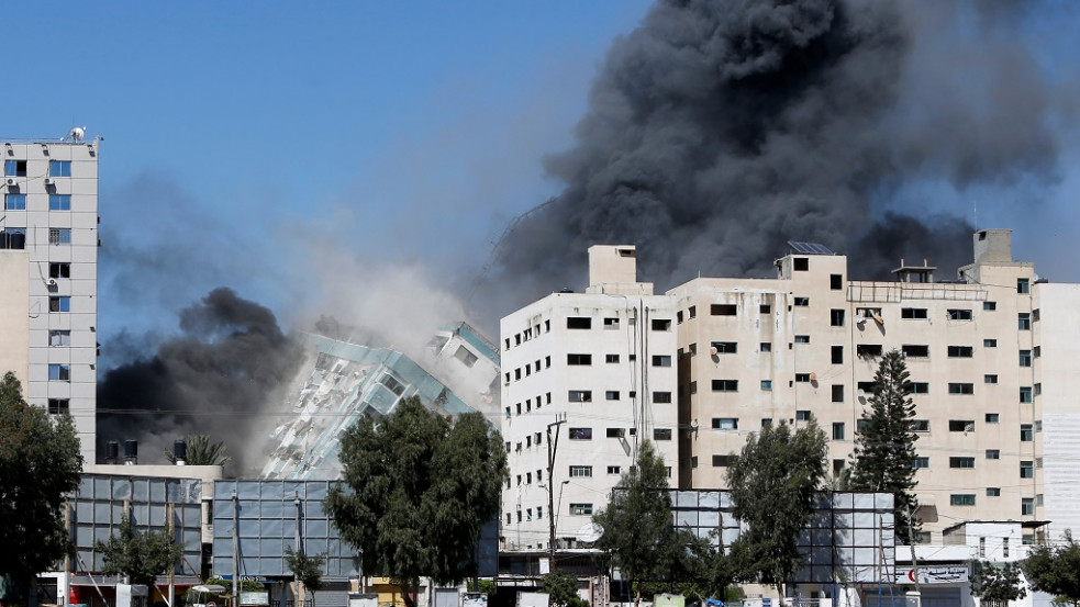 Porig bombázták Gázában az AP hírügynökség és az al-Dzsazíra irodáját is
