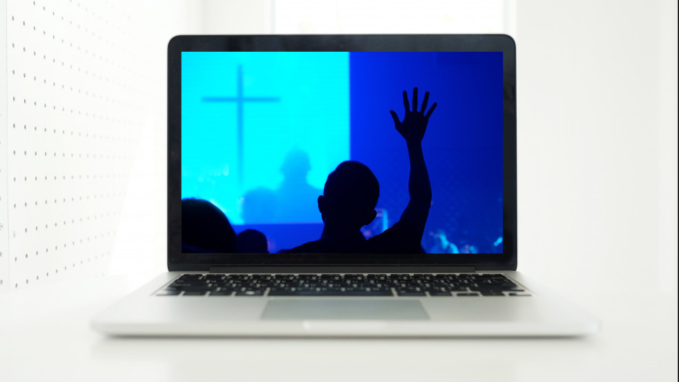 Pótolják a virtuális összejövetelek a hagyományos istentiszteleteket?