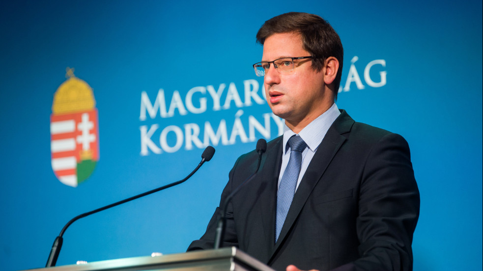 Gulyás: 6,5 millió vakcináról állapodtunk meg az AstraZenecával