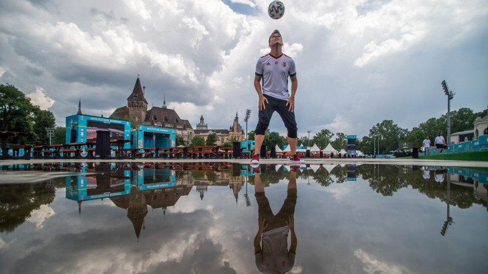 Megnyílt a  szurkolói zóna, Ronaldoék megtartották első edzésüket Budapesten, Kevint otthonhagyták - elrajtolt a foci-EB