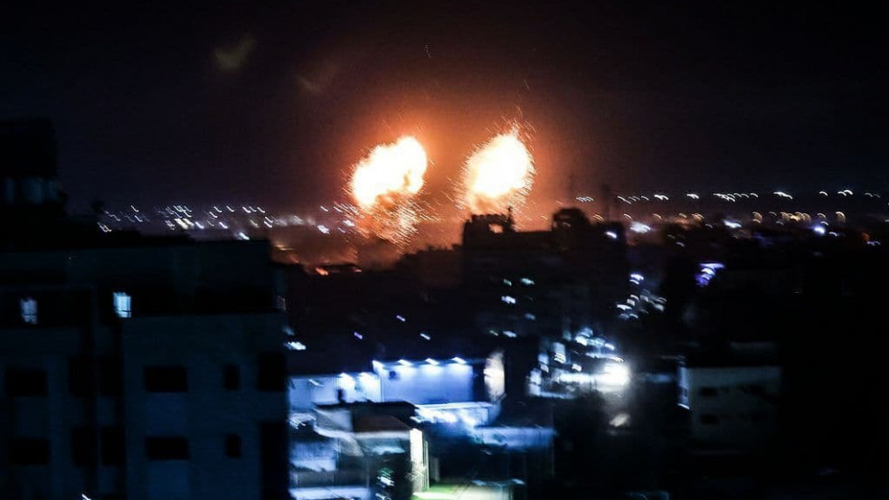 Gyújtóléggömb-terrorral folytatódik a gázai konfliktus