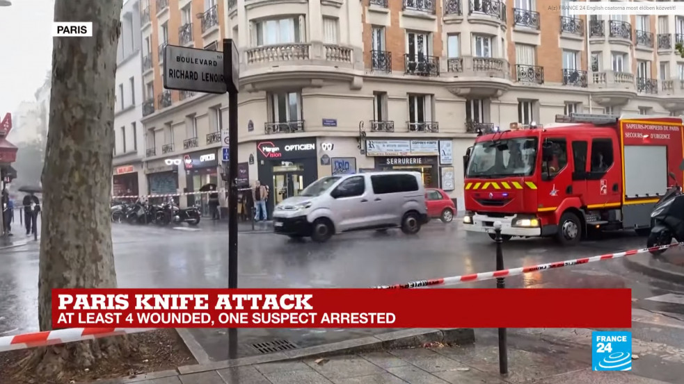 Véres késelés történt a Charlie Hebdónál