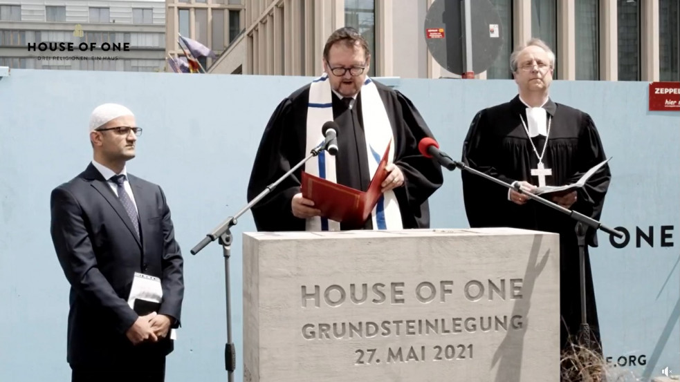 "Az Egy Háza" - lerakták Berlinben a keresztény-zsidó-muszlim központ alapkövét