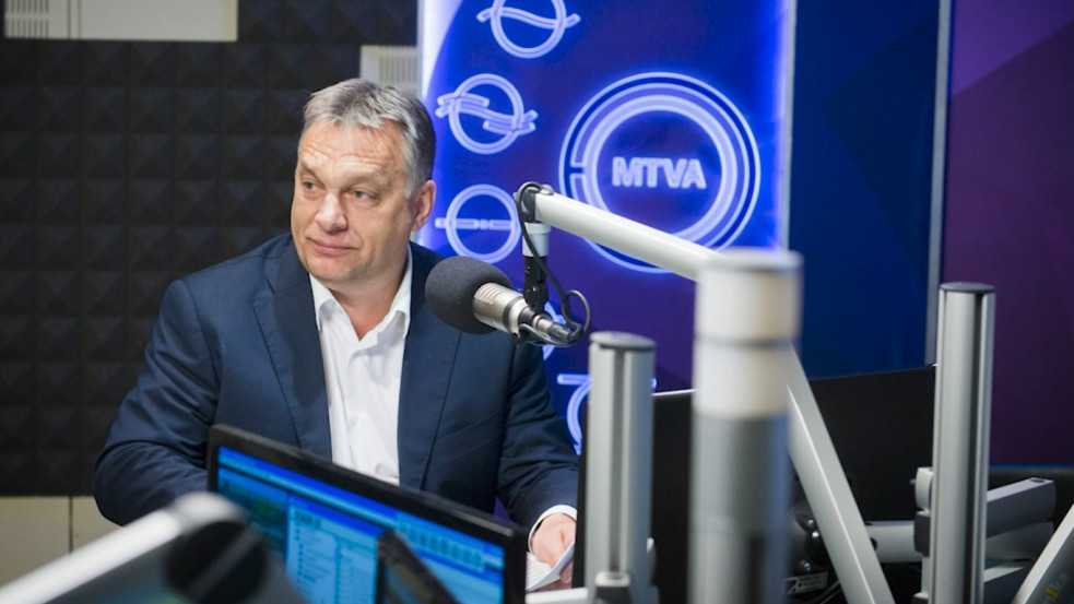 Orbán: idén kis karácsony lesz, a rokonlátogatásokról most le kell mondani