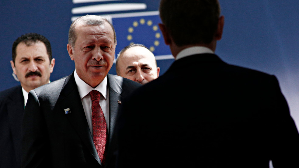 EP: ha Törökország nem változtat a magatartásán, fel kell függeszteni a csatlakozási tárgyalásait