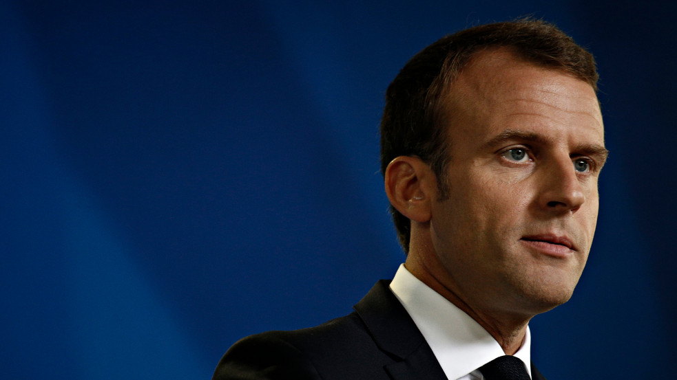 Macron ultimátumot adott a francia muszlim vezetőknek