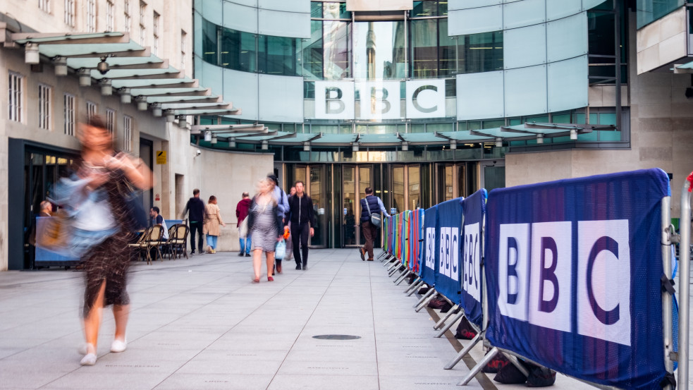 Gyakornoki pozíciót hirdetett meg a BBC, fehérek nem jelentkezhetnek