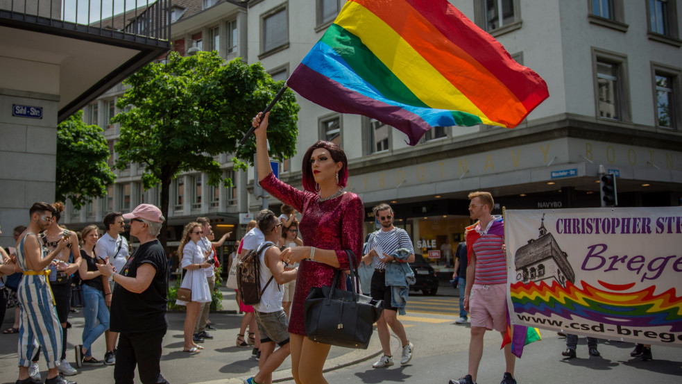 Svájcban megszavazták: mostantól a homoszexuálisok is házasodhatnak