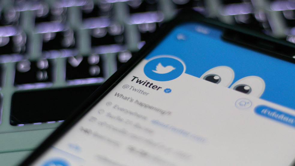 Minden magyarázat nélkül letiltotta a kormány hivatalos fiókját a Twitter