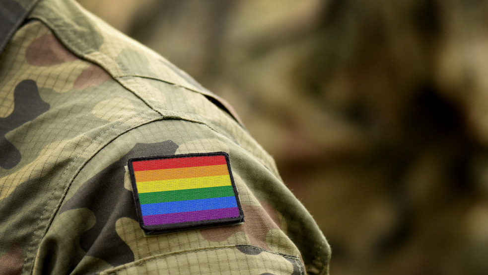 "A befogadó erő hatékonyabb erő"? Biden újra engedélyezte hogy transzneműek is szolgálhassanak a hadseregben