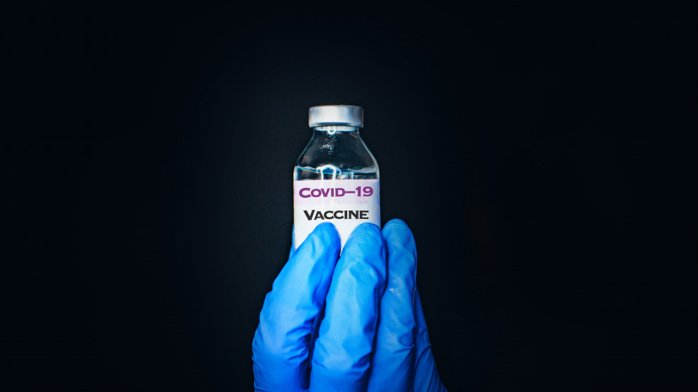 Okozhatnak-e halált a COVID-oltások? - szakértőket kérdeztünk