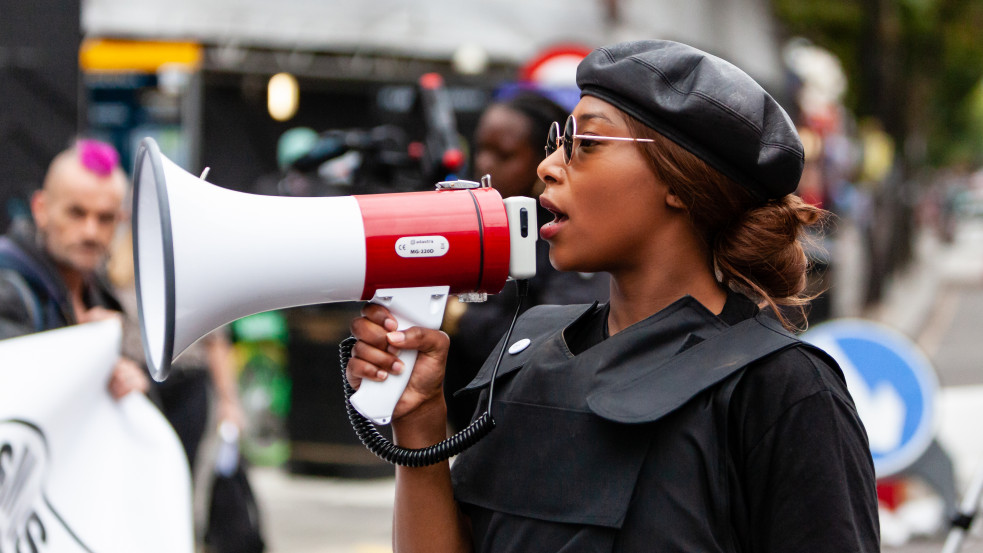 Kritikus állapotban van a Londonban fejbelőtt BLM-aktivista