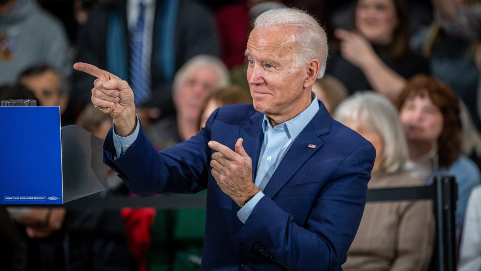 Biden első 100 napja szélsőbalos intézkedésekkel telt