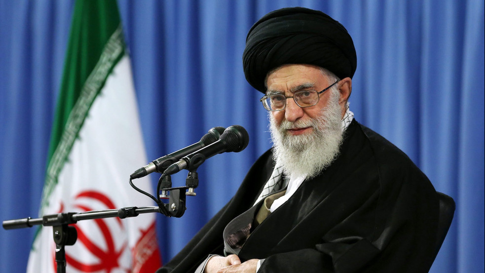 Sajtóhír: Hamenei ajatollah, Irán legfelsőbb vezetője fiára ruházta át hatalmát