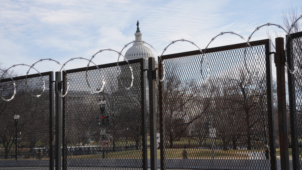 Állandó védőkerítést vonnának a washingtoni Capitolium köré