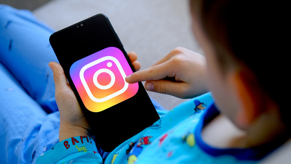 Fiatalítana az Instagram - egyre többen aggódnak a gyermekek internetes biztonságáért