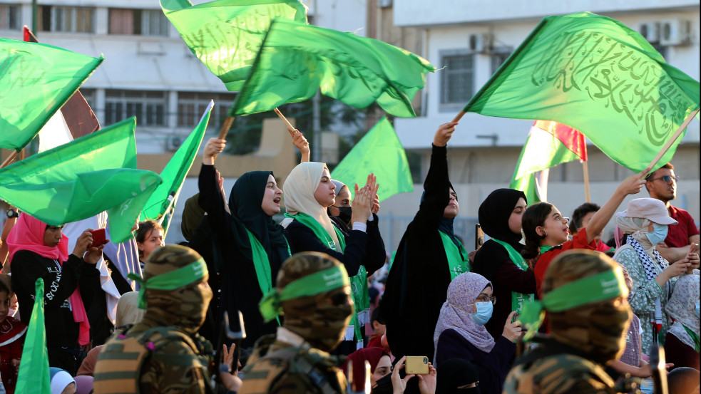 Elegük lett a terrorzászlókból: betiltja Németország a Hamasz-lobogót