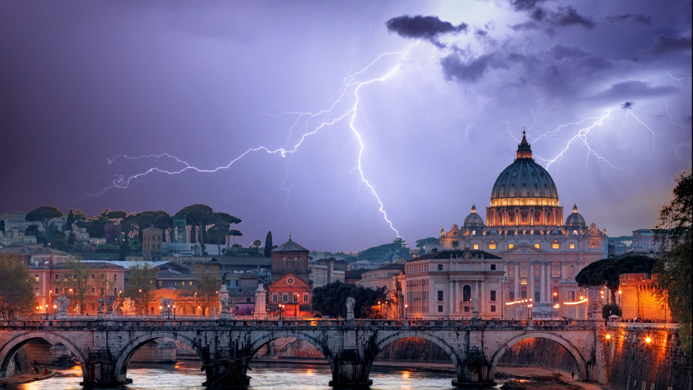 Óriási bevételcsökkenés: "kemény éveknek" néz elébe a Vatikán
