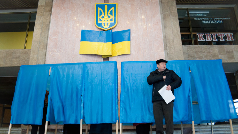 Kárpátaljai jelölt melletti szavazásra buzdított Szijjártó, Kijev kiakadt