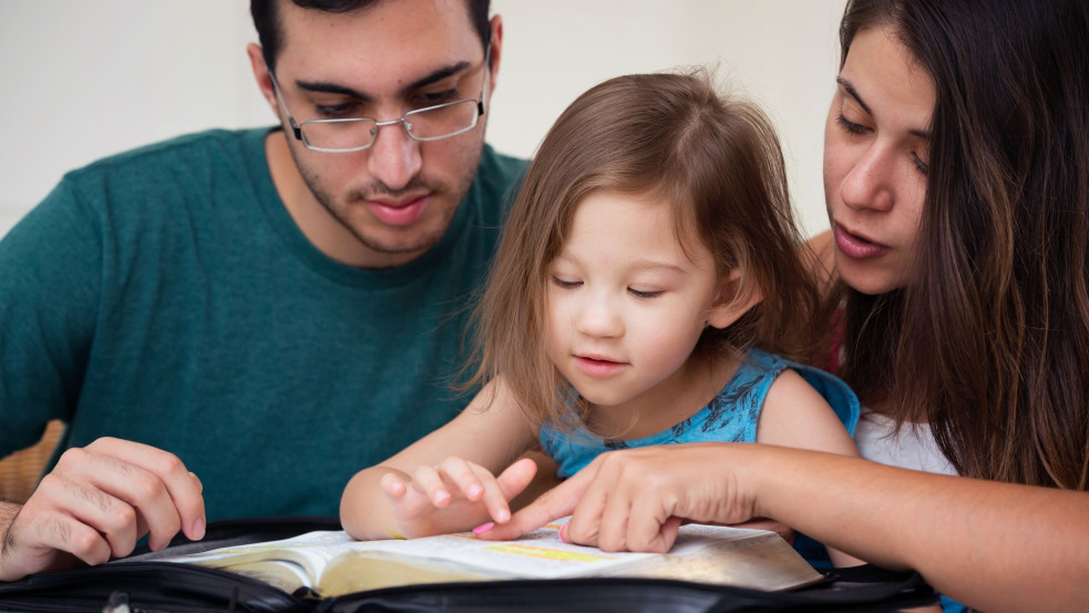 Felmérés: az evangéliumi keresztény fiatalok többsége követi szülei hitét