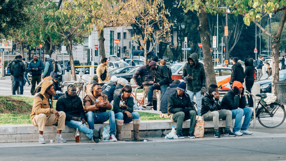 Naponta nyolc kiskorú bevándorló tűnik el Olaszországban