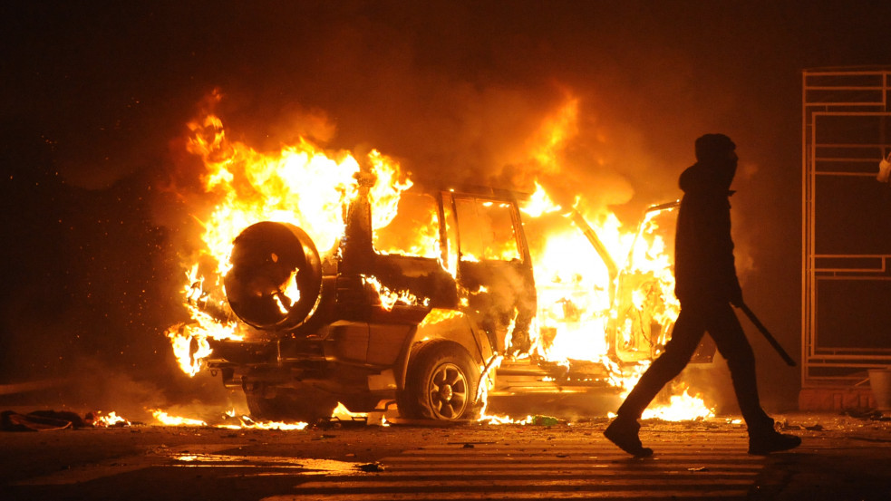 Közel 900 kocsit gyújtottak fel Franciaországban szilveszterkor - videó