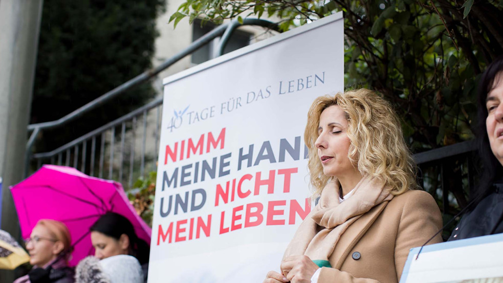 Bírói döntés: nem lehet megtiltani a németországi abortuszklinikák közelében a békés imát