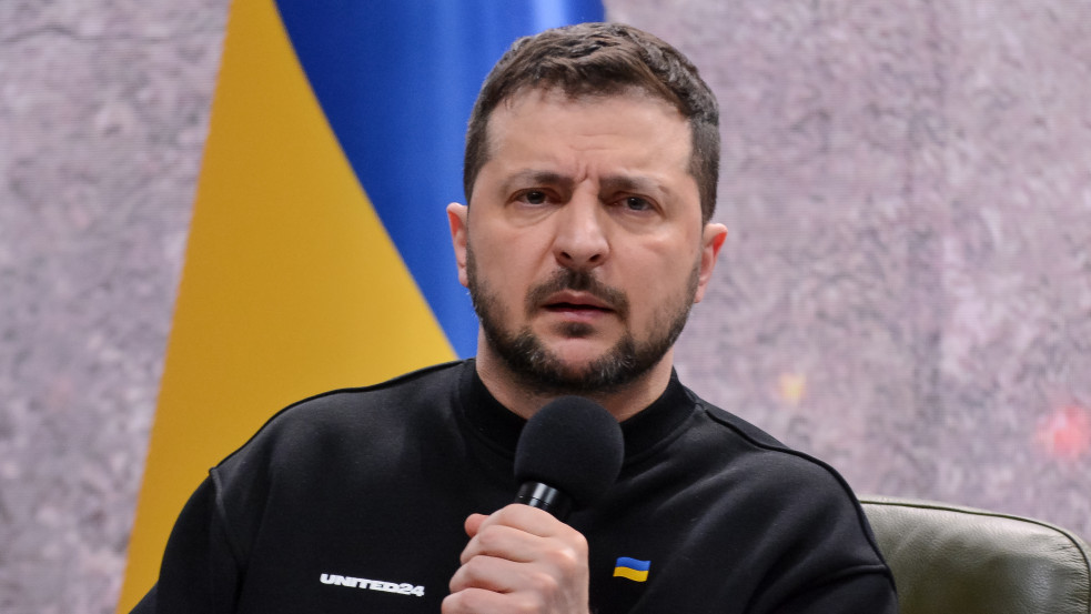 Felmérés: az ukránok többsége Zelenszkijt tartja felelősnek az állami korrupcióért