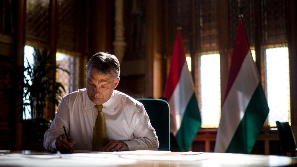 Orbán: "Magyarország és polgárai nem sértő és kioktató hangnemet, hanem elismerést és köszönetet érdemelnek"