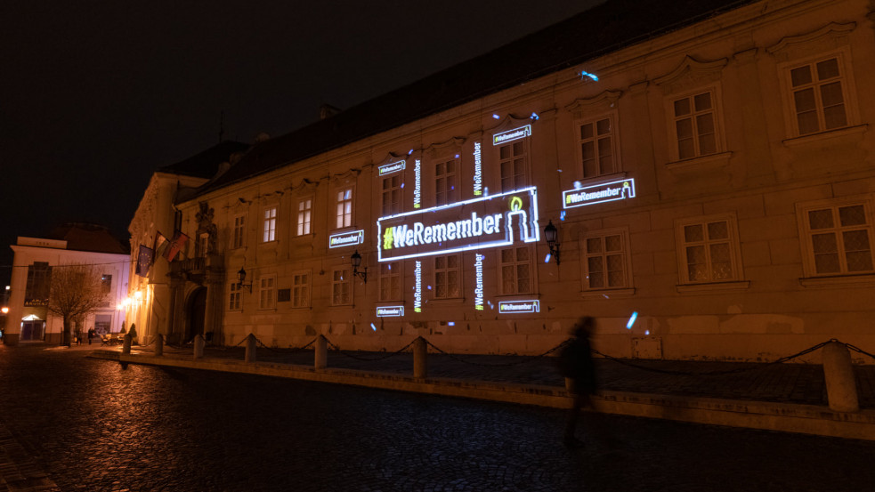 Különleges fényfestéses akcióval emlékeznek országszerte a Holokauszt áldozataira