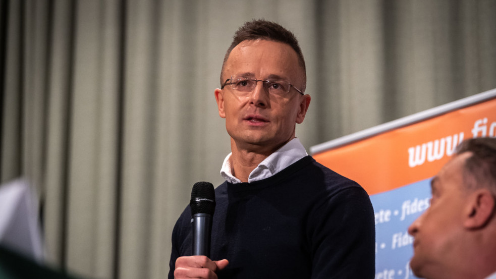 "Épeszű ember nem akarhatja ezt!" - Szijjártó kikelt a baloldali javaslat ellen