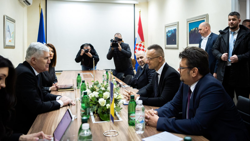 "Le kell szállni a magas lóról" - Szijjártó szerint elfogadhatatlanul lassú a Nyugat-Balkán uniós integrációja