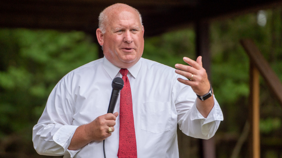 Nemmel szavazott a homoszexuális házasságra, aztán elment fia szivárványos esküvőjére a republikánus képviselő