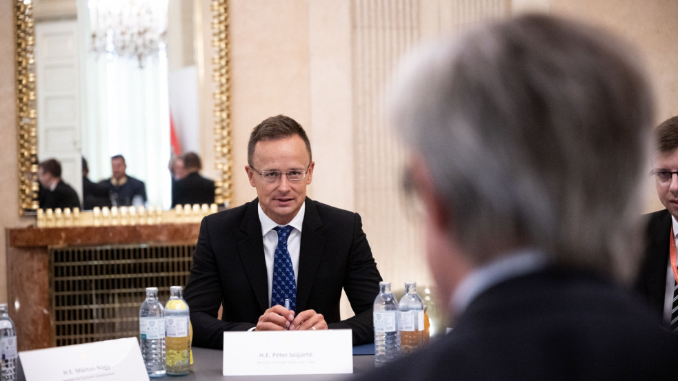 "A nukleáris leszerelésnek folytatódnia kell" - figyelmeztetett Szijjártó