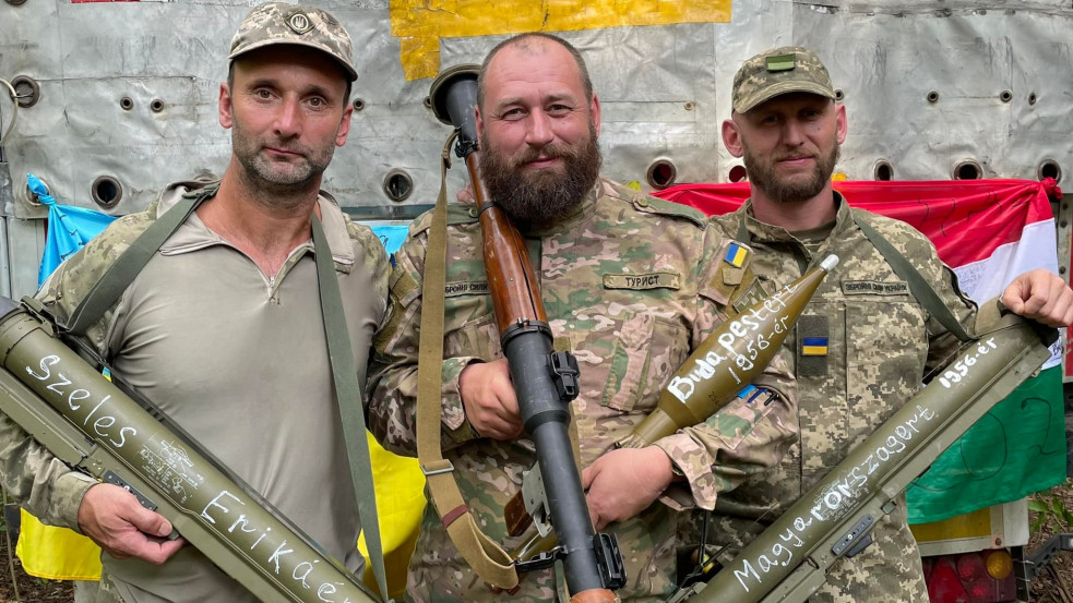 „Magyarországért, Budapestért” - Magyar feliratokat festettek a bombákra ukrán katonák 