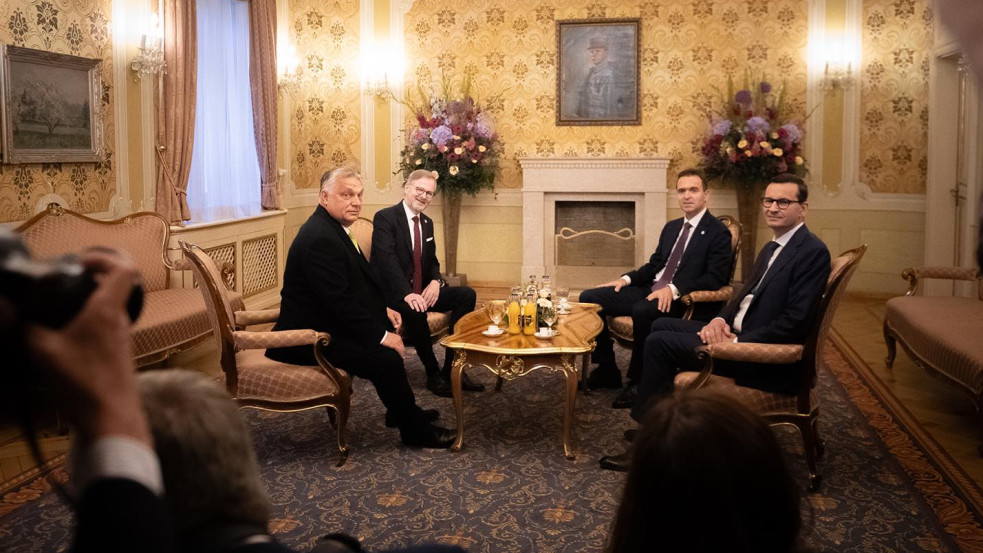 Orbán a V4-en: A migrációra van megoldás, csak az EU ezt a megoldást nem akarja