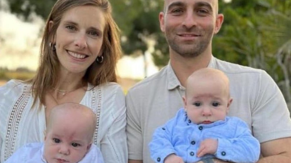 Életét áldozta egy izraeli pár, hogy megmentsék ikerbabáikat a Hamásztól