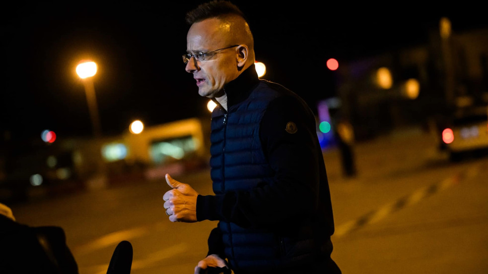 Befejeződött a gázai magyarok evakuálása - jelentette be Szijjártó