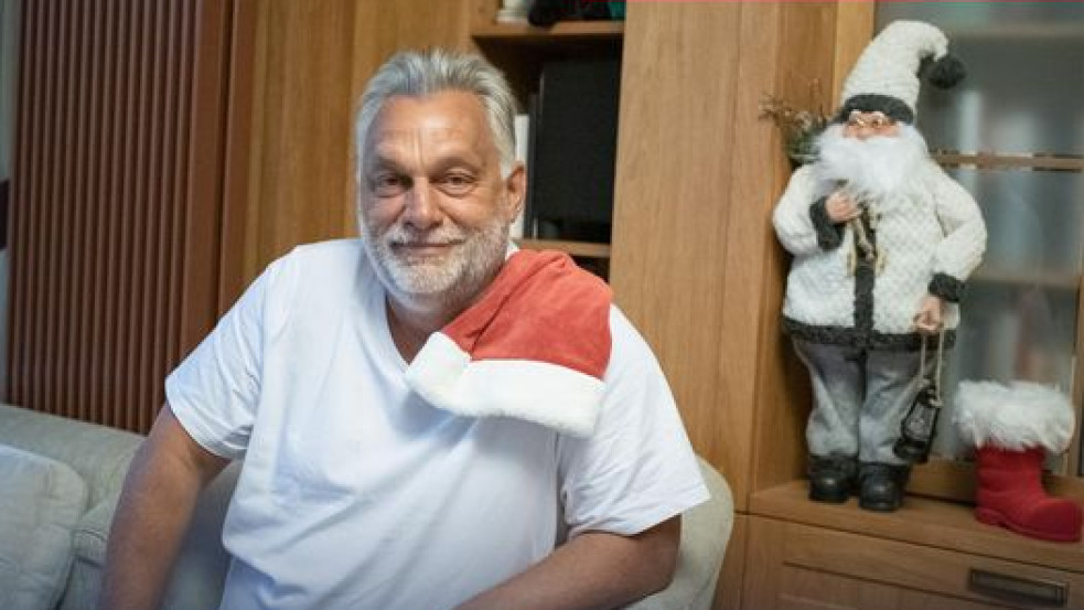 Orbán Viktor fehér szakállal várta a Mikulást - fotó