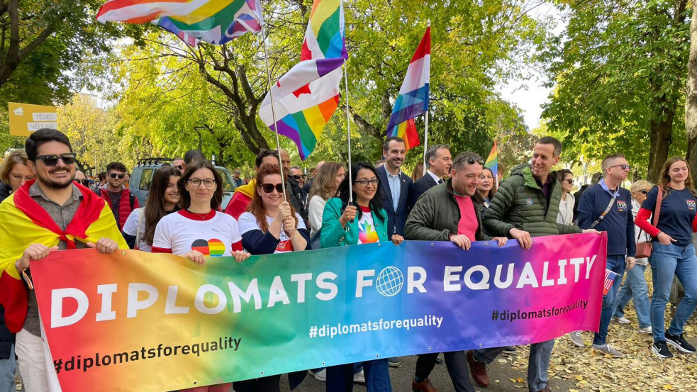 Közös nyilatkozatban állt ki a Pride mellett 33 nagykövetség, Izrael és Amerika hiányzik az aláírók közül