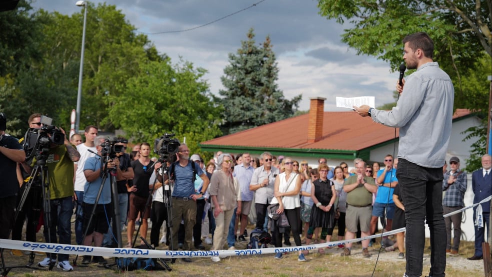 „Ők a dzsihád propagandistái” - villámtüntetést szerveztek a Kneecap Sziget-fellépése ellen