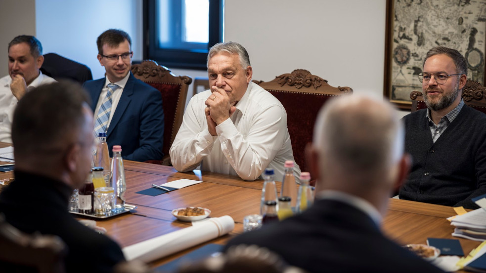 Kormánytagok csillagjegyeiről posztoltak Orbán Viktor oldalán