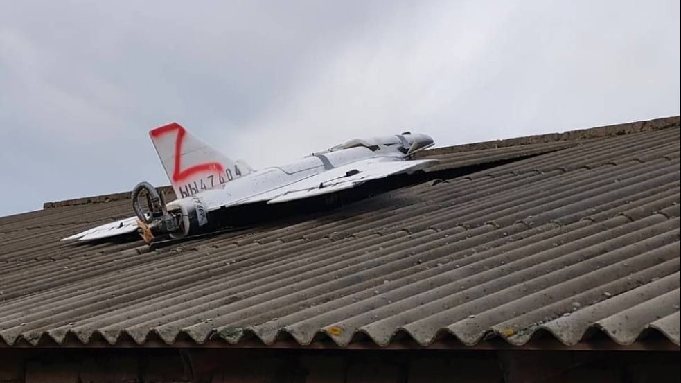 Orosz drón zuhant egy moldovai gyümölcsös őr háza tetejére