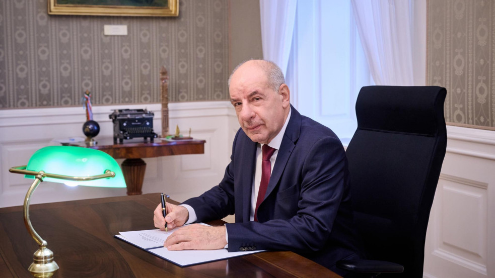 Kitűzte a parlamenti választás időpontját Sulyok Tamás