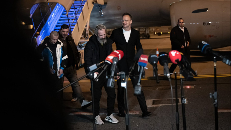 Megható videón a két kényszersorozott kárpátaljai magyar hadifogoly hazatérése