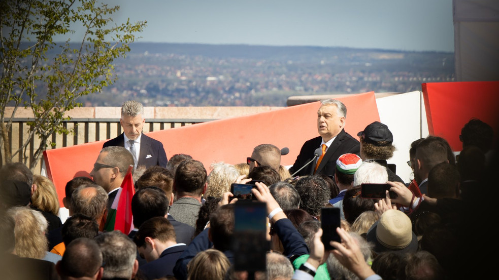 Percről percre: Budapestre érkezett Trump alelnöke, Magyar Péter külföldi beavatkozásról beszél