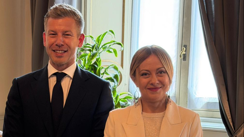 Magyar Péter Magyarországra  hívta Giorgia Melonit