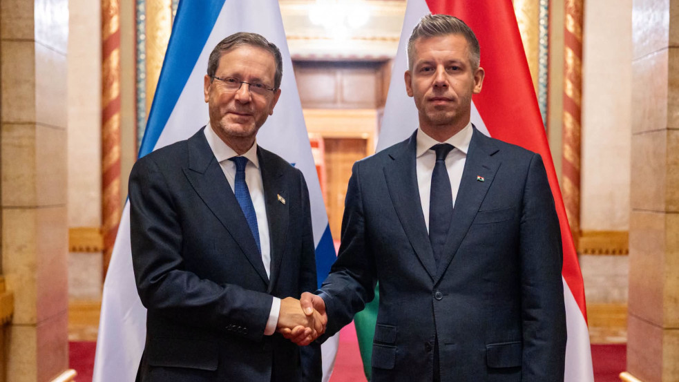 Izrael elnökével tárgyalt Magyar Péter 