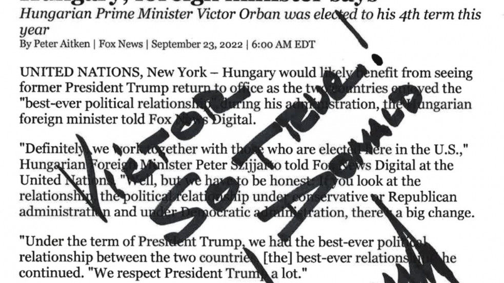 „Victor, so true” - Trump megint küldött egy kinyomtatott, aláírt cikket Orbánnak - kép